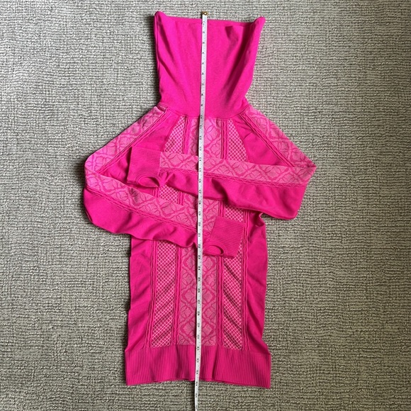 Pink top - Picture 3 of 5